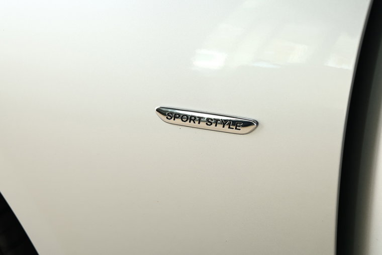 Vehicle Image 35