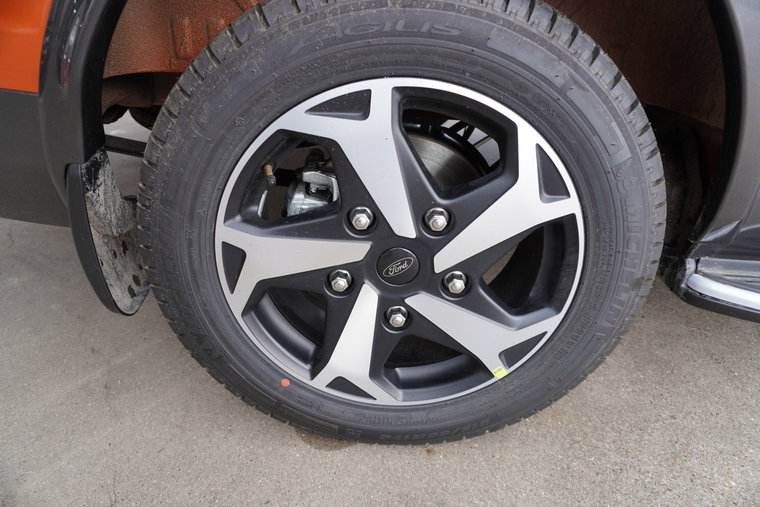 Vehicle Image 12