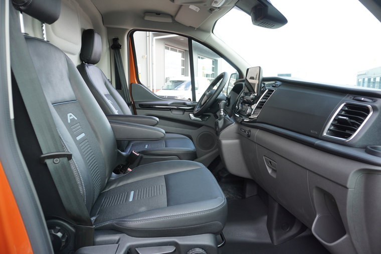 Vehicle Image 15