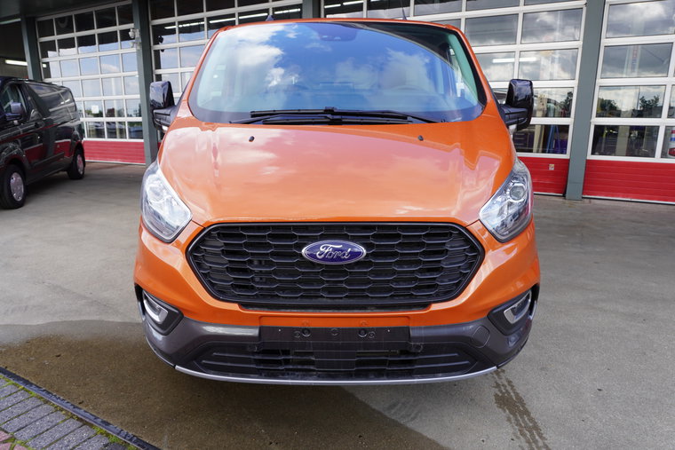 Vehicle Image 9