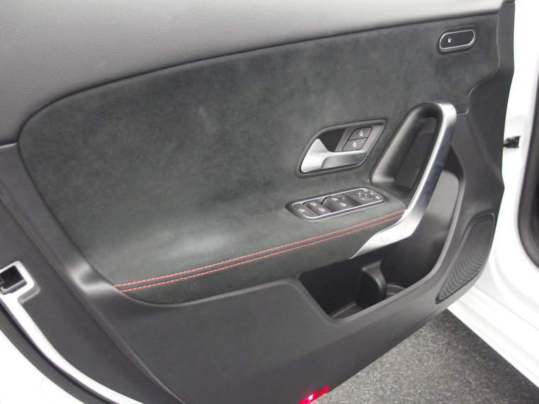 Vehicle Image 31