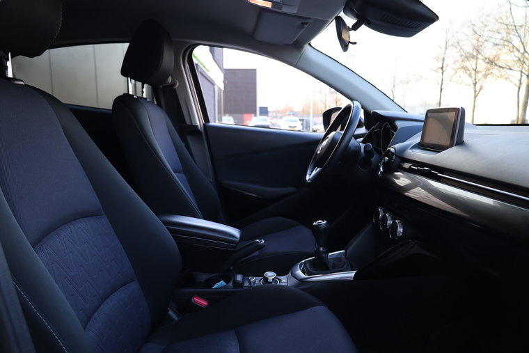 Vehicle Image 16