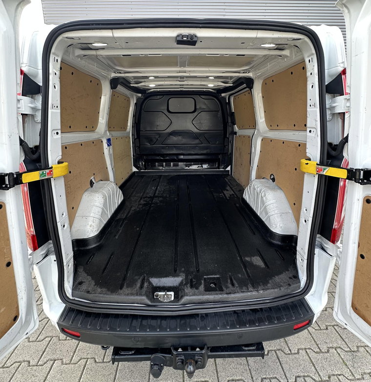 Vehicle Image 13