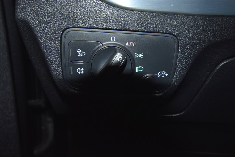 Vehicle Image 38
