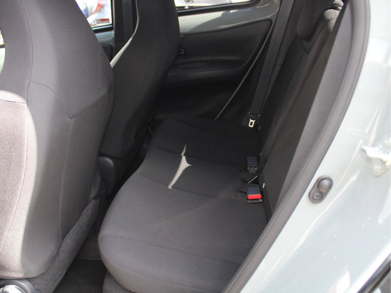 Vehicle Image 18