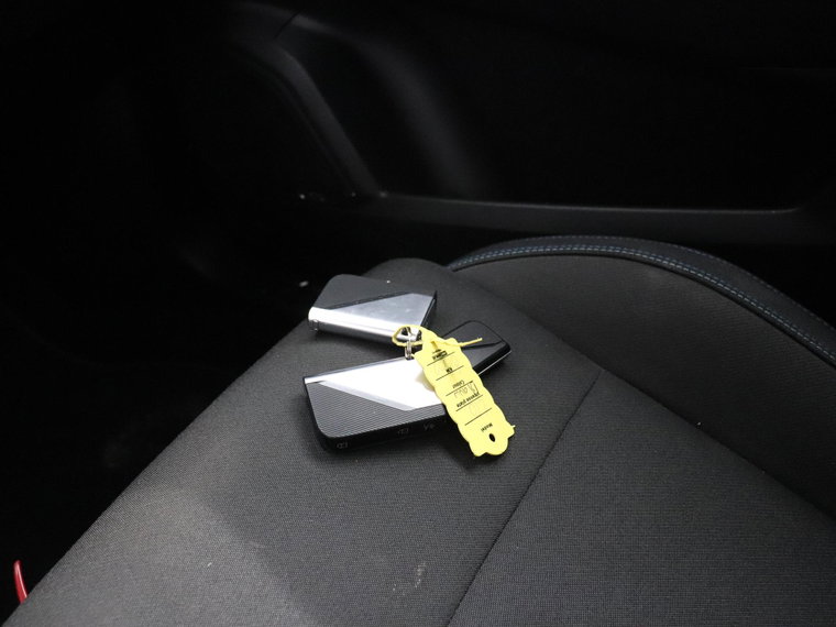 Vehicle Image 28