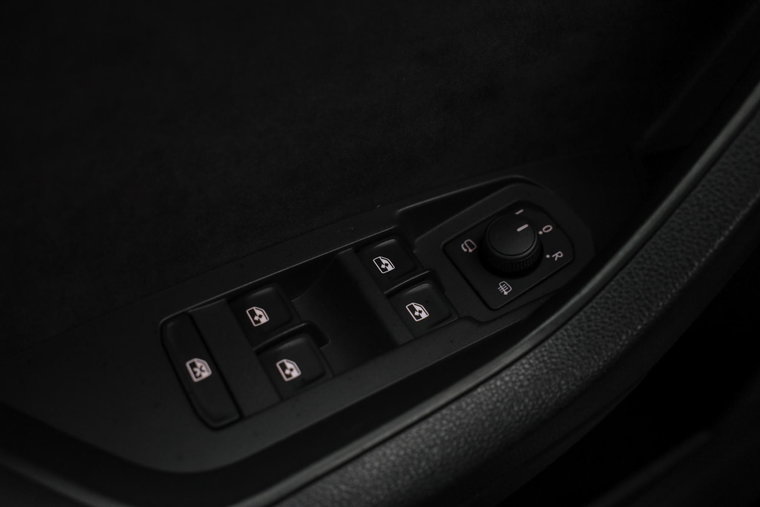 Vehicle Image 37