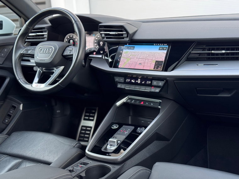 Vehicle Image 21