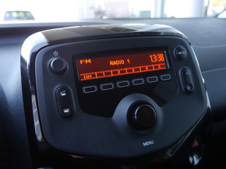 Vehicle Image 19