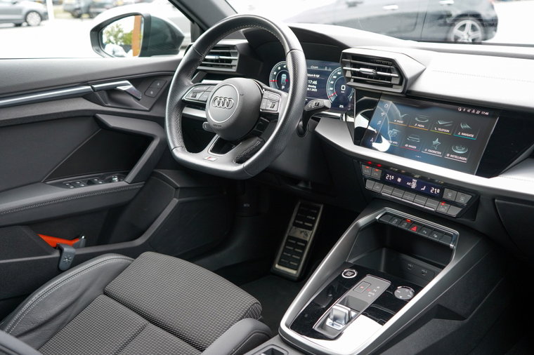 Vehicle Image 35