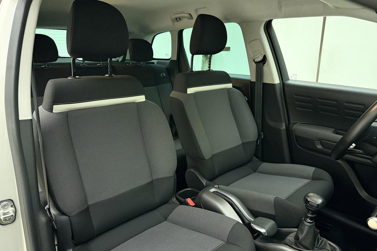Vehicle Image 13