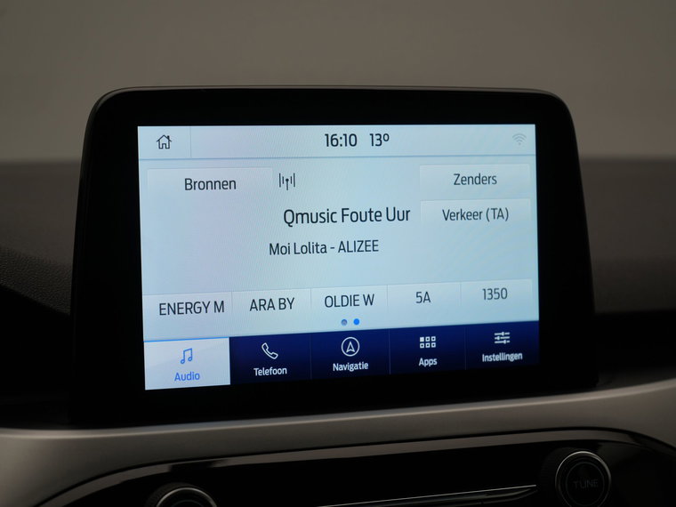 Vehicle Image 25