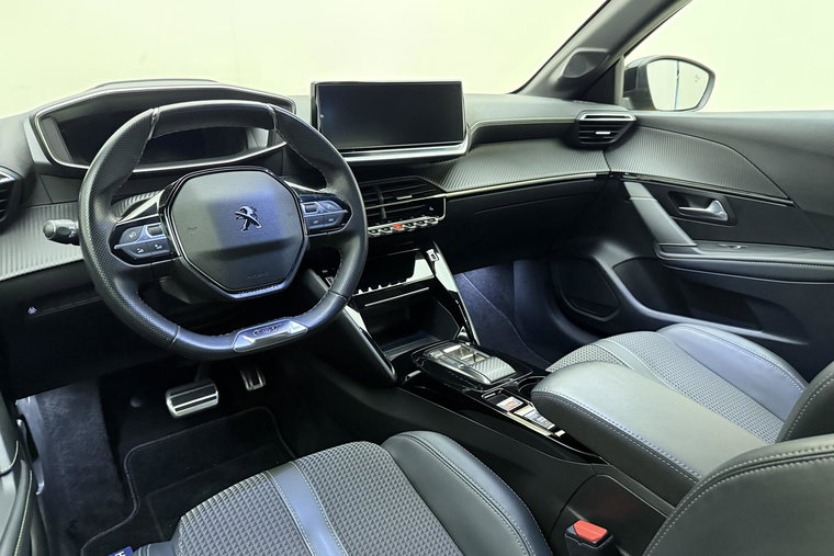 Vehicle Image 17