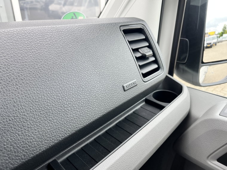 Vehicle Image 40