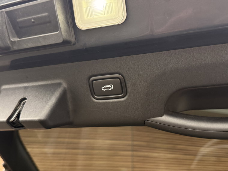 Vehicle Image 24