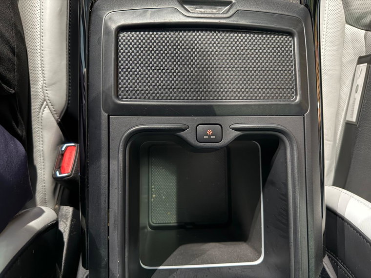Vehicle Image 33