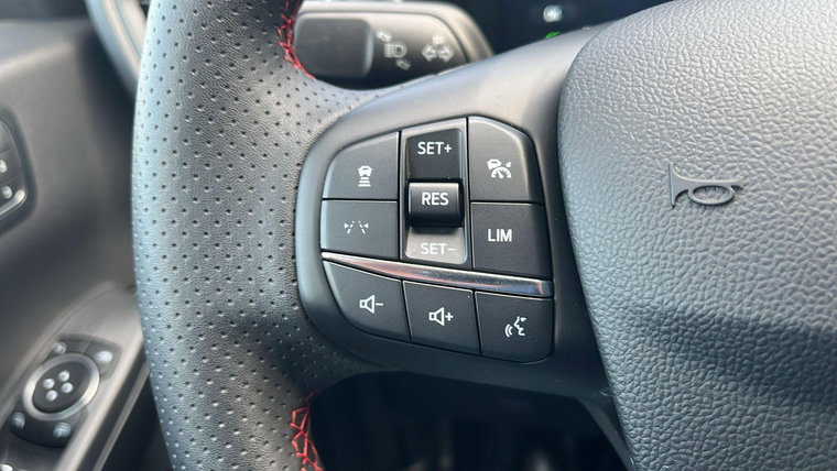 Vehicle Image 24