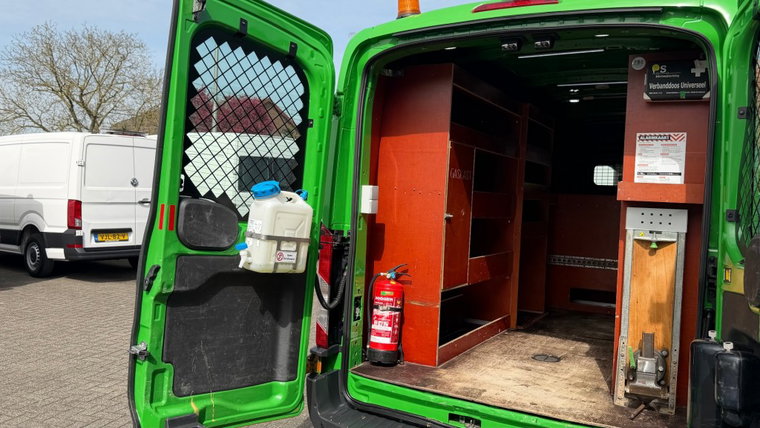 Vehicle Image 12