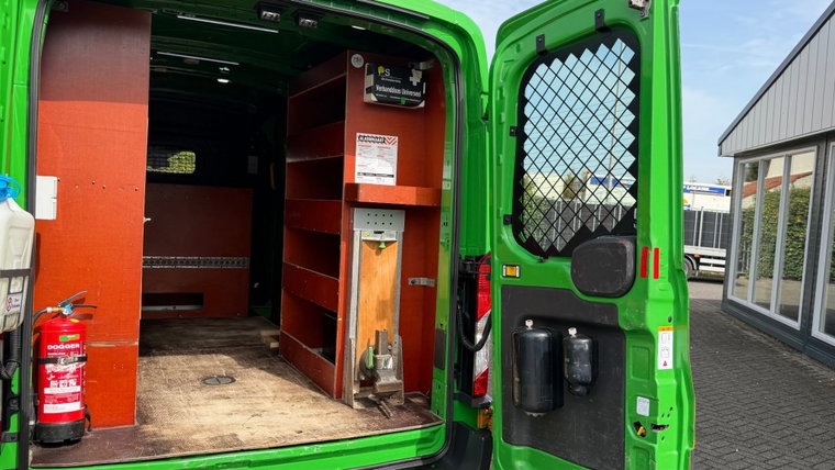 Vehicle Image 13