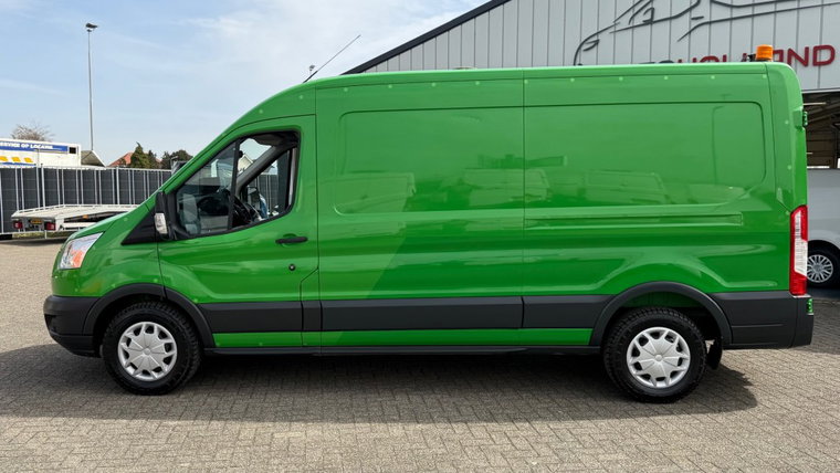 Vehicle Image 16