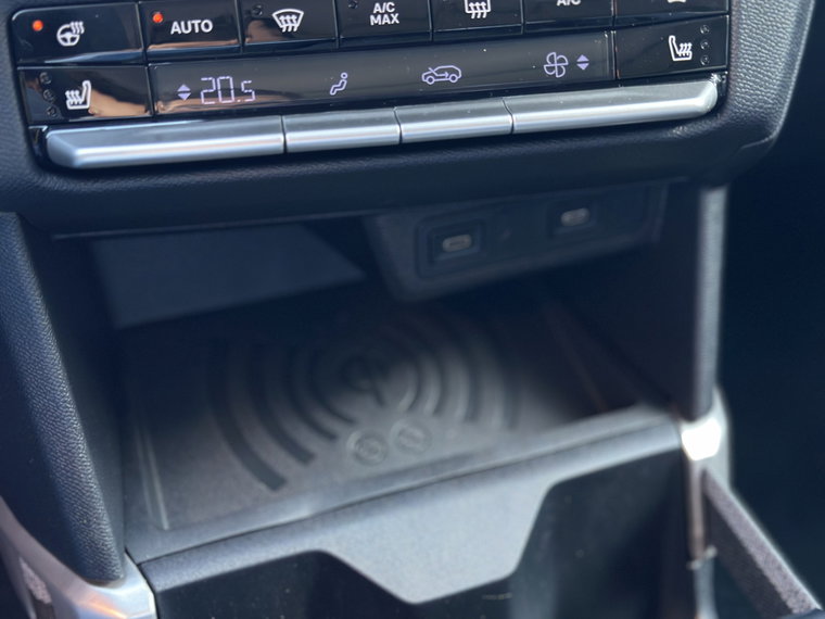 Vehicle Image 26