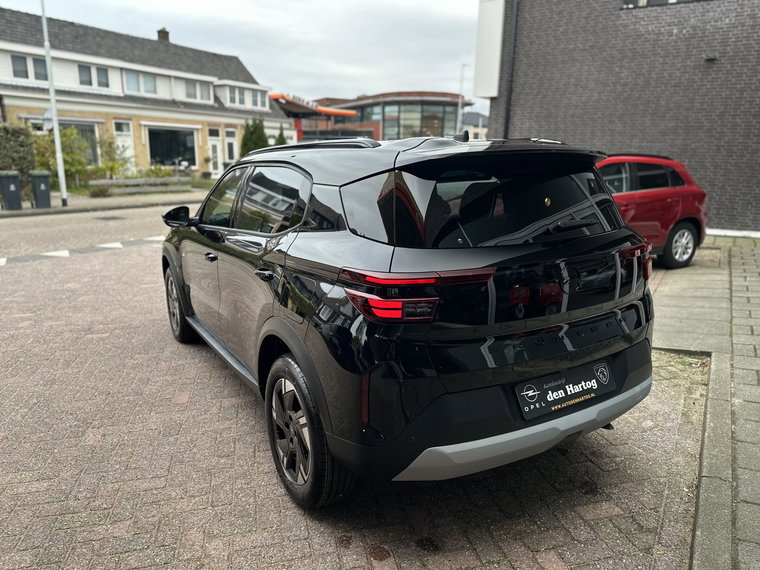 Vehicle Image 32