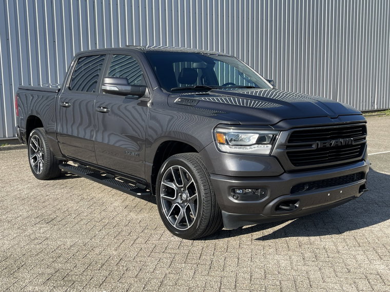 Vehicle Image 4