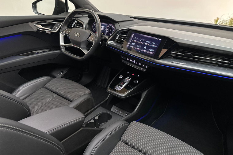 Vehicle Image 16