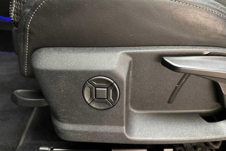 Vehicle Image 22