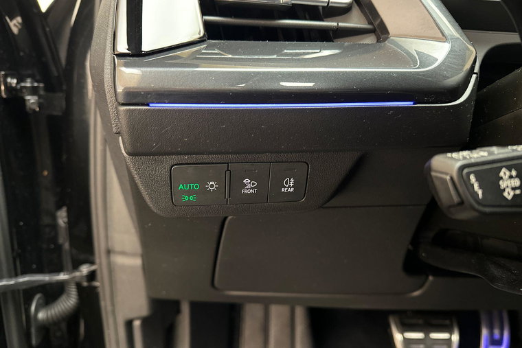 Vehicle Image 23