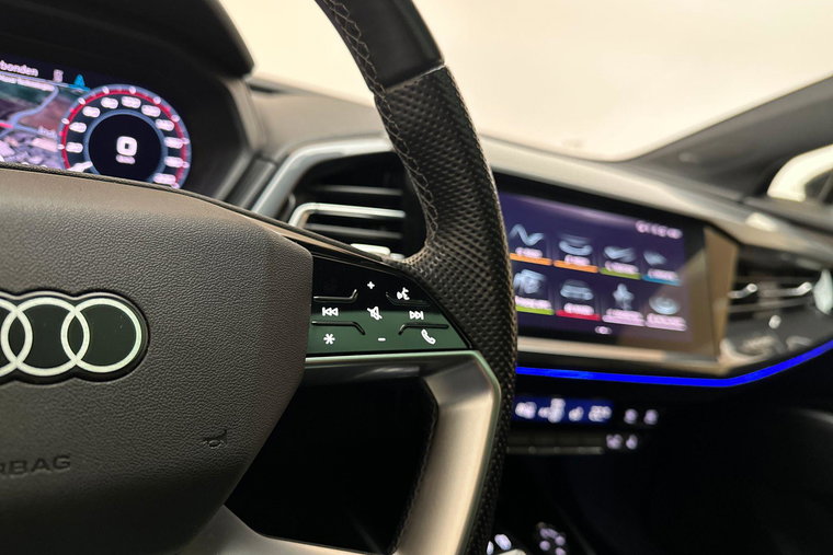 Vehicle Image 26