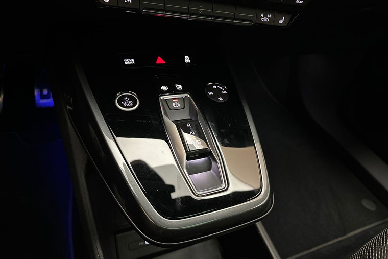 Vehicle Image 37