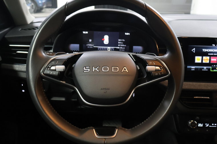 Vehicle Image 15