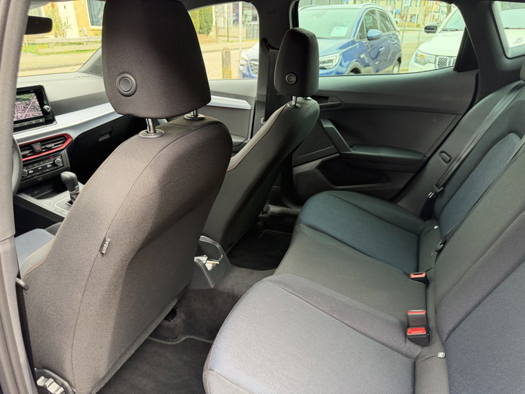 Vehicle Image 25
