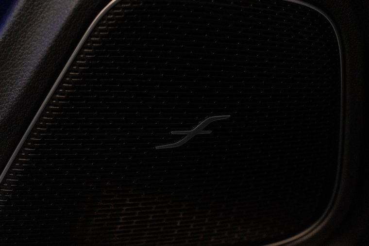 Vehicle Image 32