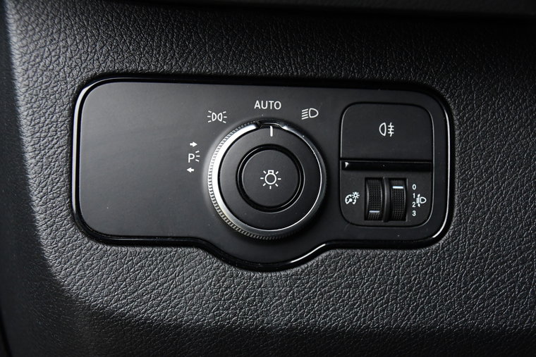 Vehicle Image 24