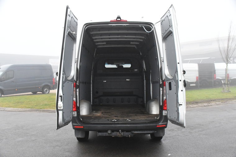 Vehicle Image 33