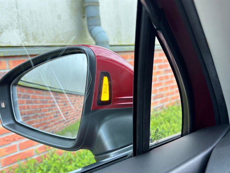 Vehicle Image 24