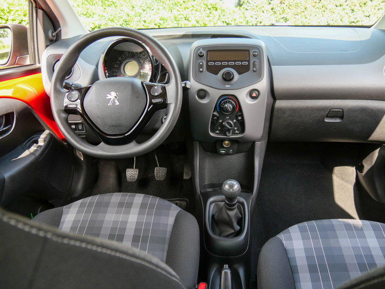 Vehicle Image 12