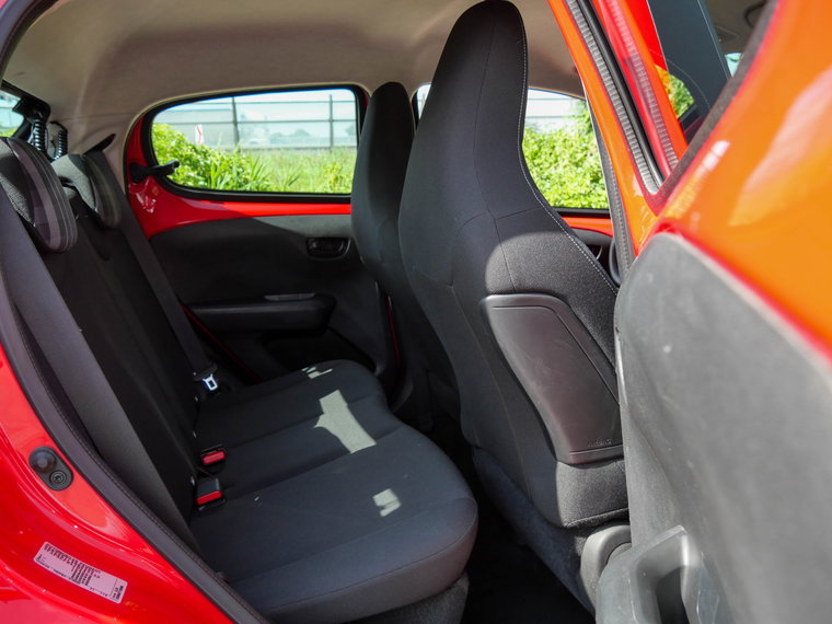 Vehicle Image 13