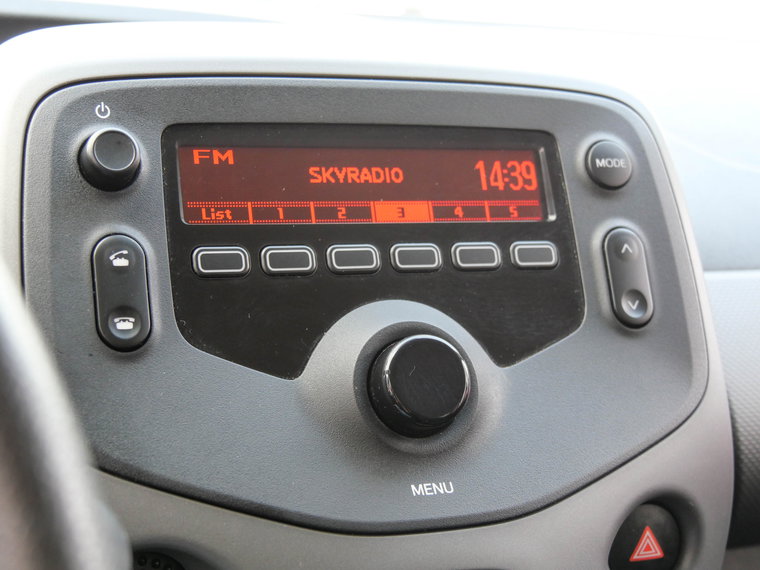 Vehicle Image 6
