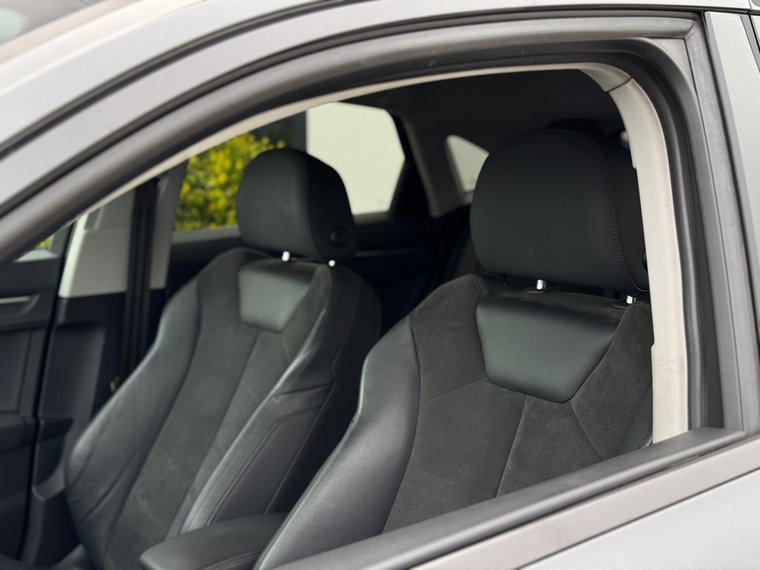 Vehicle Image 38