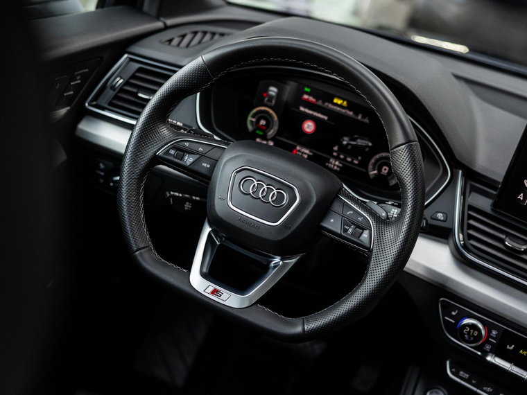 Vehicle Image 21