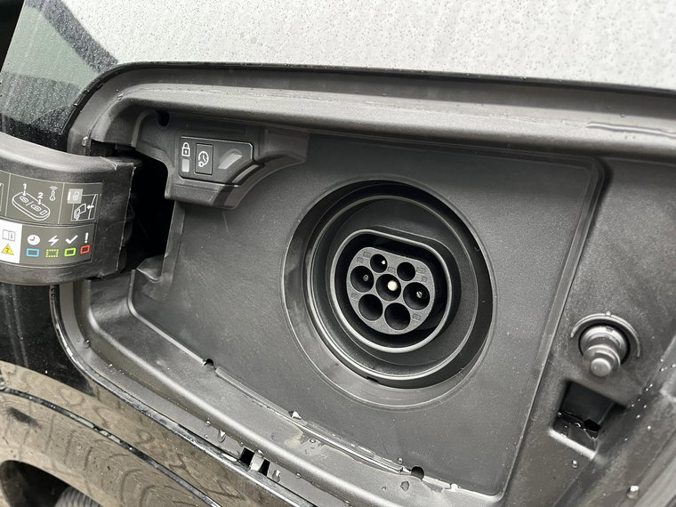 Vehicle Image 17