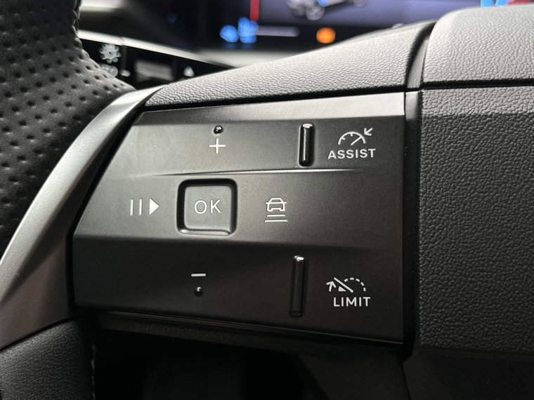 Vehicle Image 26
