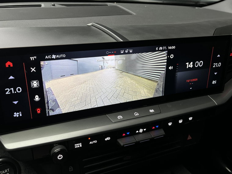 Vehicle Image 52