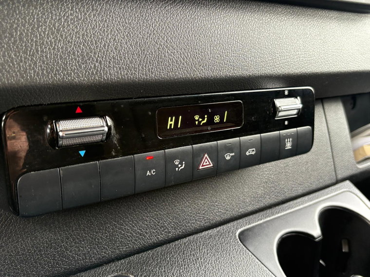 Vehicle Image 29