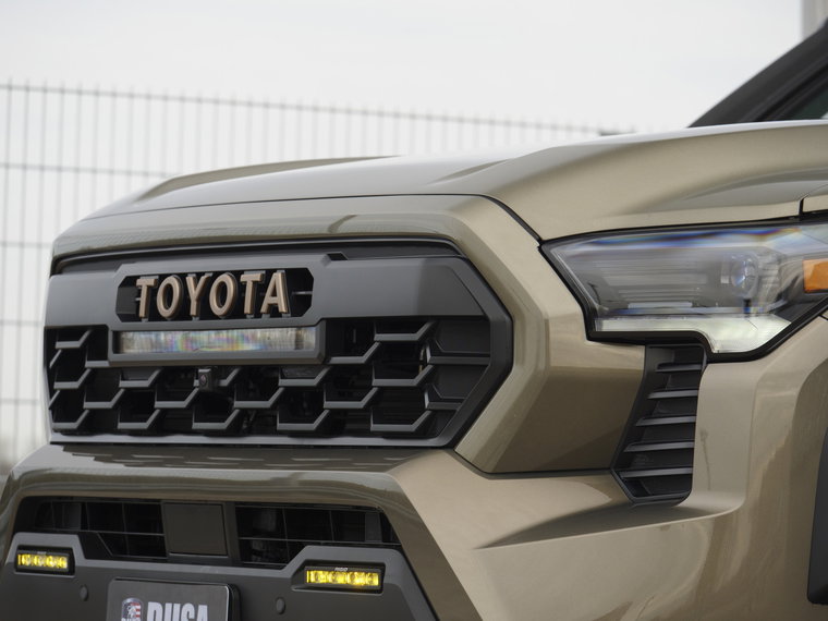 Vehicle Image 11