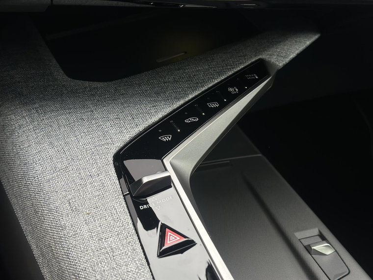 Vehicle Image 26