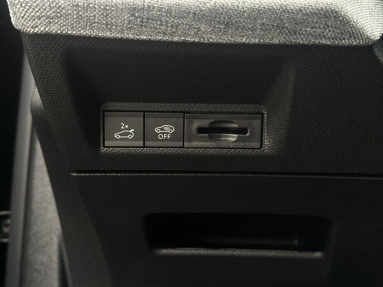 Vehicle Image 29